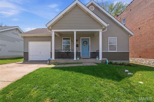 3024 Caroline St, Saint Louis, MO, 63104-1805 | Card Image
