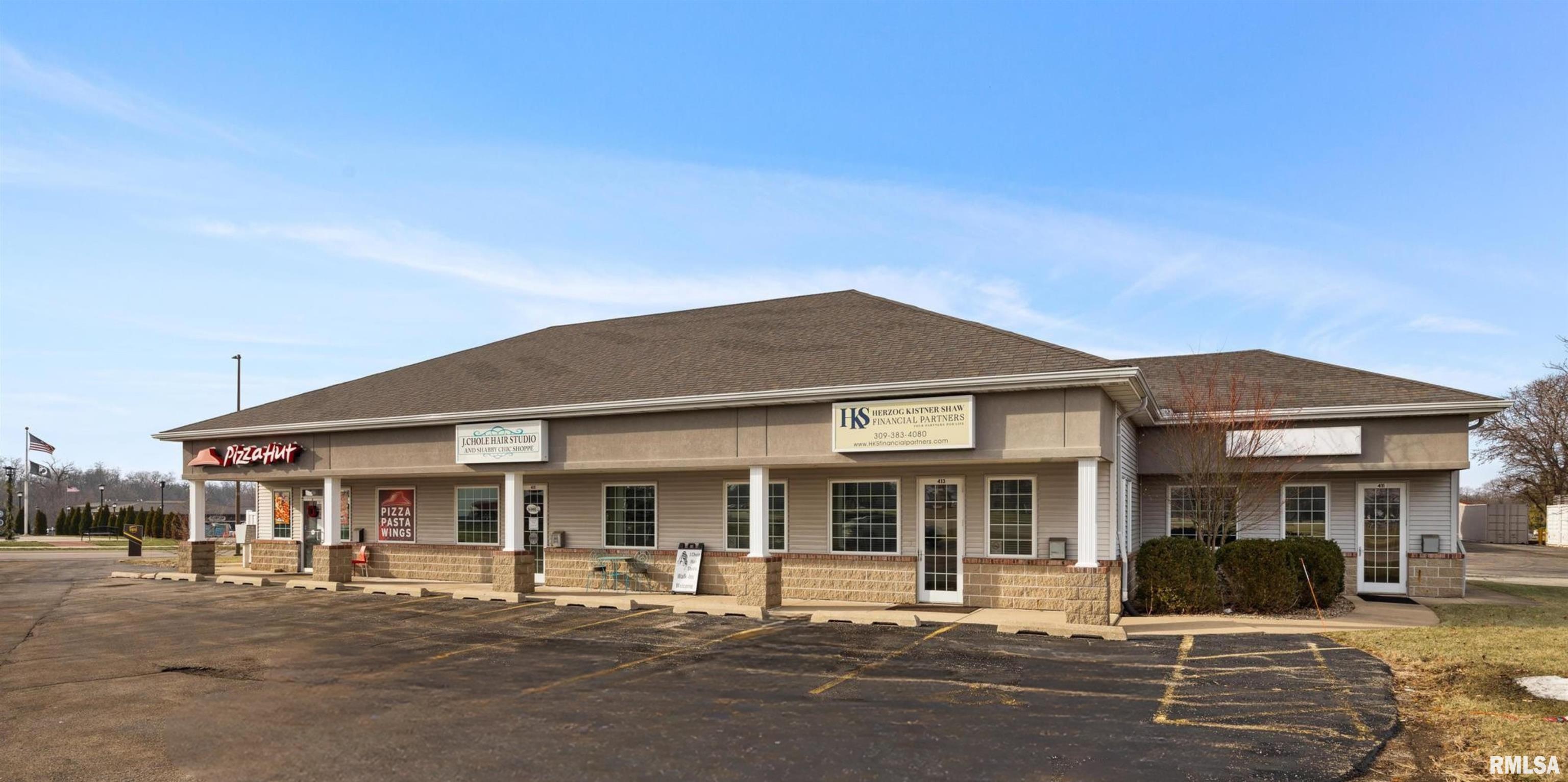 Commercial Sale in Germantown Hills 3