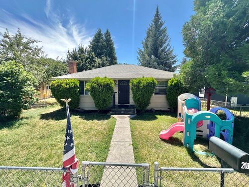 2012 Applegate Ave, Klamath Falls, OR, 97601-3333 | Card Image