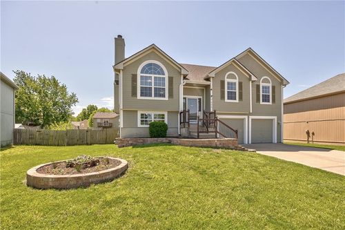 605 N Winwood Ter, Gardner, KS, 66030-1470 | Card Image