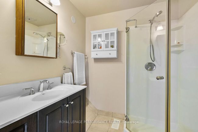 152 Withrow Ave, House other with 4 bedrooms, 3 bathrooms and 2 parking in Nepean ON | Image 31