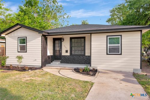 2005 Navidad St, Victoria, TX, 77901-6256 | Card Image