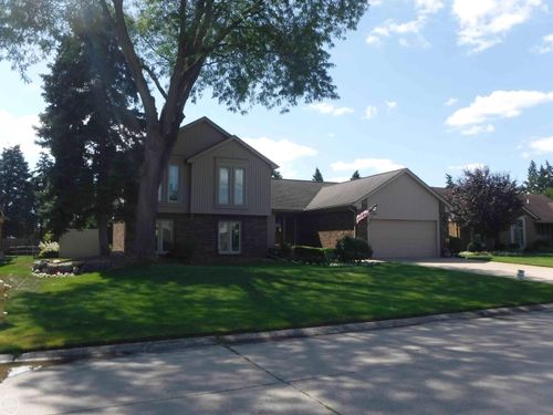 15492 S Royal Doulton Blvd, Clinton Township, MI, 48038-5715 | Card Image