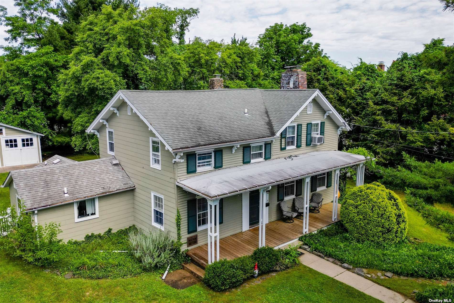 Carlton Ave, Port Washington, NY 11050