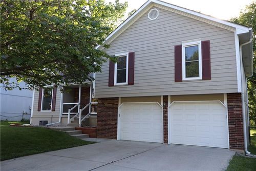 2517 Nw Leann Dr, Blue Springs, MO, 64014-1251 | Card Image