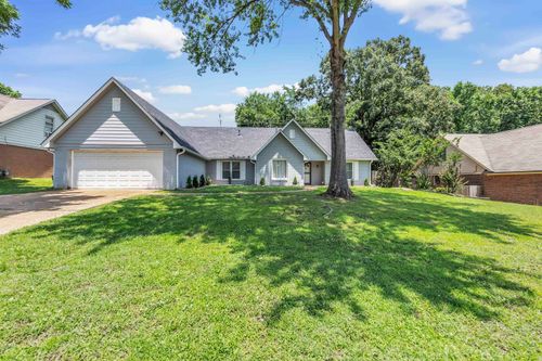 8910 Magnolia Leaf Cv, Cordova, TN, 38018-7413 | Card Image