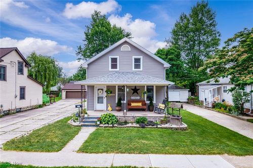 208 Clark St, Berea, OH, 44017-2124 | Card Image