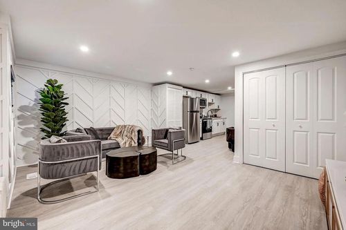 apt-305-1720 Saint Paul St, BALTIMORE, MD, 21202-8301 | Card Image