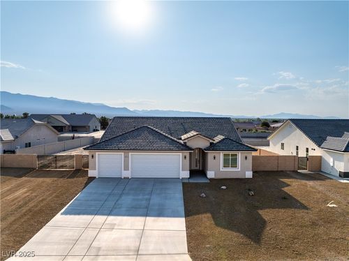 6621 Parkwood Ct, Pahrump, NV, 89061-7201 | Card Image