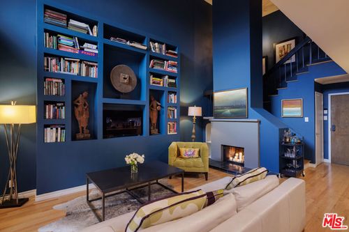 210-4425 Whitsett Ave, Studio City, CA, 91604-5900 | Card Image