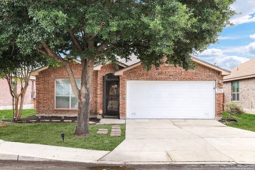 2722 Brighton Park, Converse, TX, 78109-3708 | Card Image