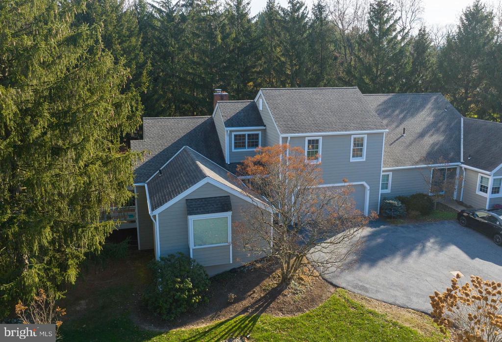 Meadow Ln, Reading, PA 19610