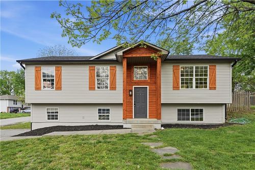 1705 Se Piccadilly St, Blue Springs, MO, 64014-3727 | Card Image