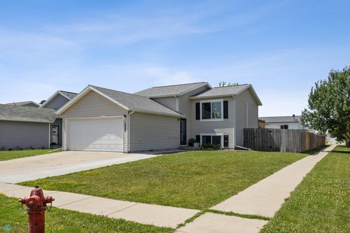 1824 12th St E, West Fargo, ND, 58078-4312 | Card Image