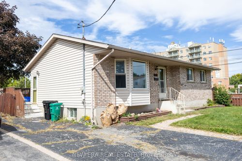 120 Union St S, Cambridge, ON, N3H2H1 | Card Image