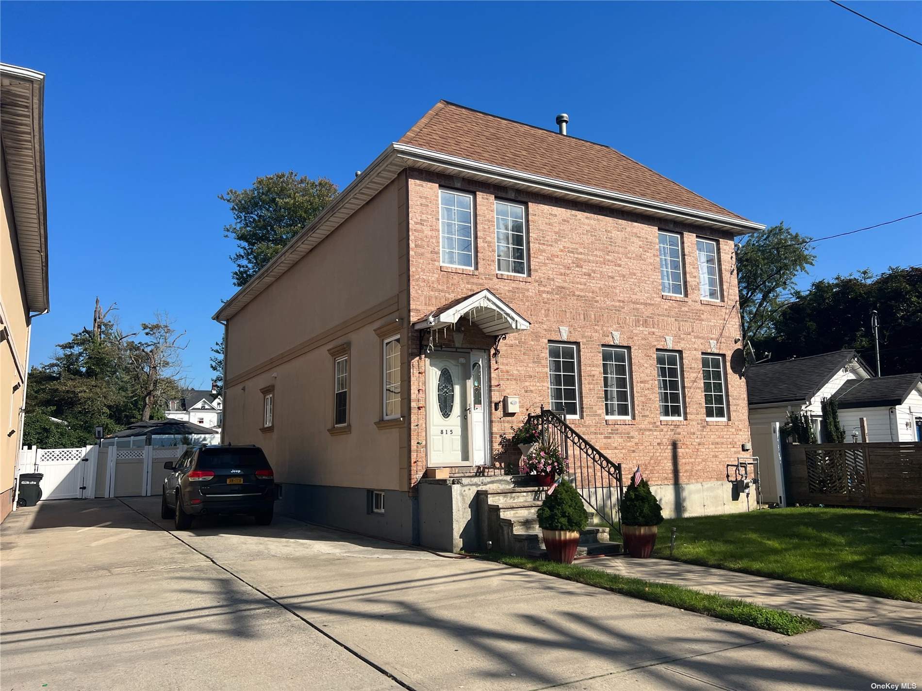 Bay 25th St, Far Rockaway, NY 11691