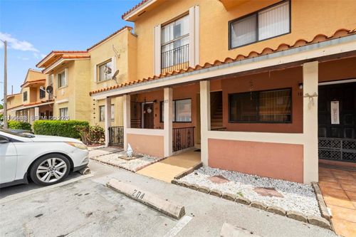 apt-204-2735 W 61st Pl, Hialeah, FL, 33016-5927 | Card Image