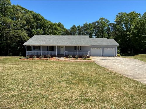 6543 Nc 66 Hwy S, King, NC, 27021-8789 | Card Image