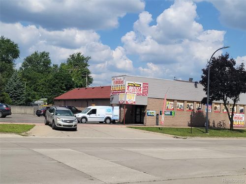4650 Beech Daly St, Dearborn Heights, MI, 48125-1571 | Card Image