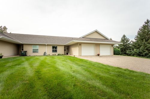 720 6th Ave Se, Glenwood, MN, 56334-1882 | Card Image