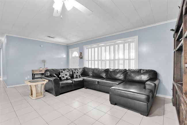 324 Davis Rd, House other with 5 bedrooms, 2 bathrooms and null parking in Palm Springs FL | Image 14