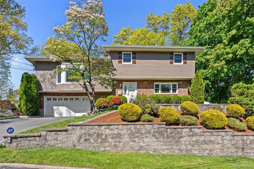 20 Cornell Dr, Hartsdale, NY, 10530-2005 | Card Image