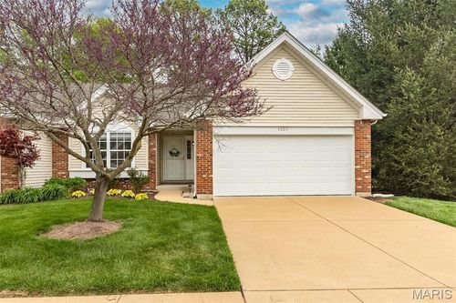 4605 Von Talge Meadows Dr, Saint Louis, MO, 63128-2375 | Card Image