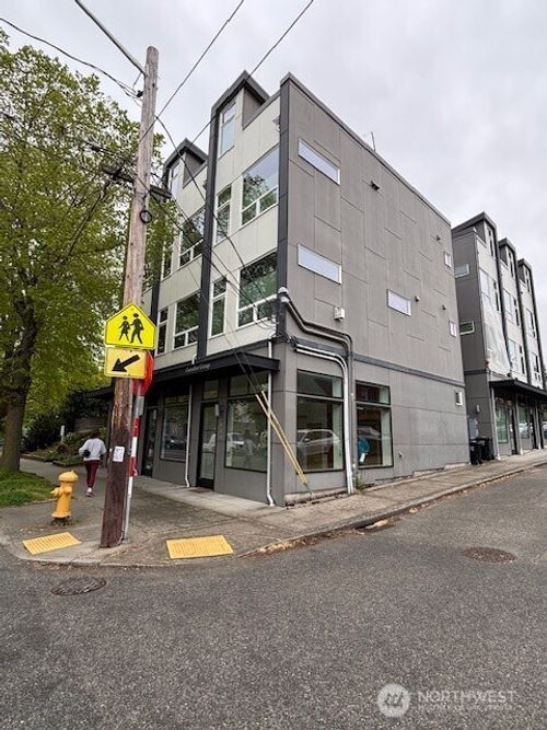 3444 California Ave Sw, Seattle, WA, 98116-3379 | Card Image