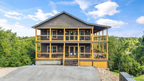 324 Oak Vista Ct, Sevierville, TN, 37876-3408 | Card Image