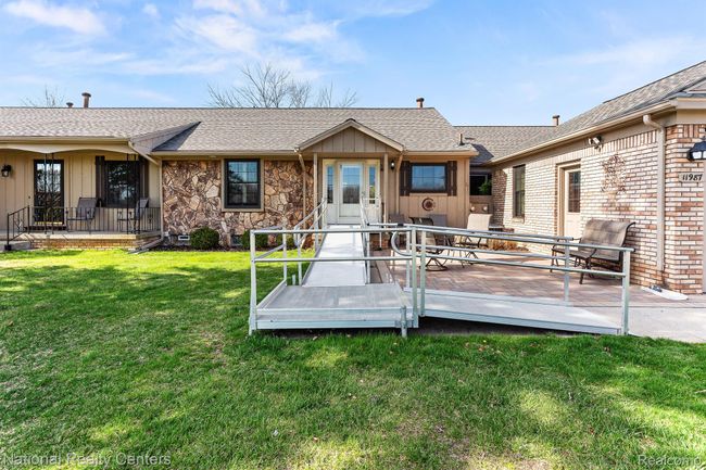 3 - 11987 Shenandoah Dr, Home with 2 bedrooms, 2 bathrooms and null parking in South Lyon MI | Image 33