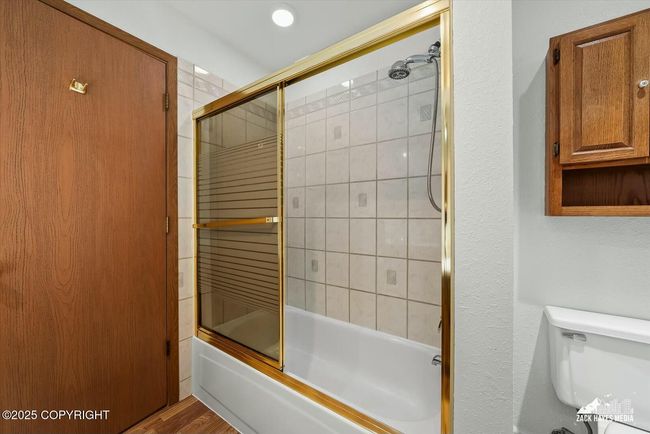 Full Bath | Image 17