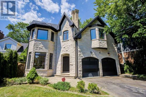 201 Burnhamthorpe Rd, Toronto, ON, M9B1Z2 | Card Image