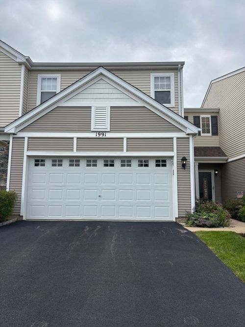 1991 Cobblestone Dr, Carpentersville, IL, 60110-1209 | Card Image