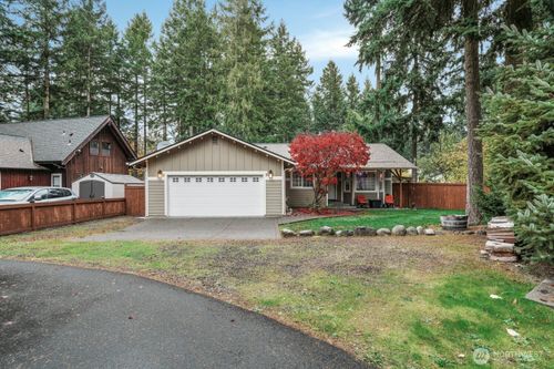 18305 Parkcrest Ct Se, Yelm, WA, 98597-9380 | Card Image