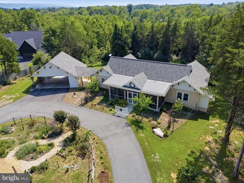 312 Potomac Ridge Ln, Shepherdstown, WV, 25443-1718 | Card Image