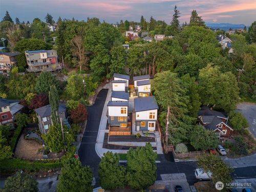 2809 S Grand St, Seattle, WA, 98144-4822 | Card Image
