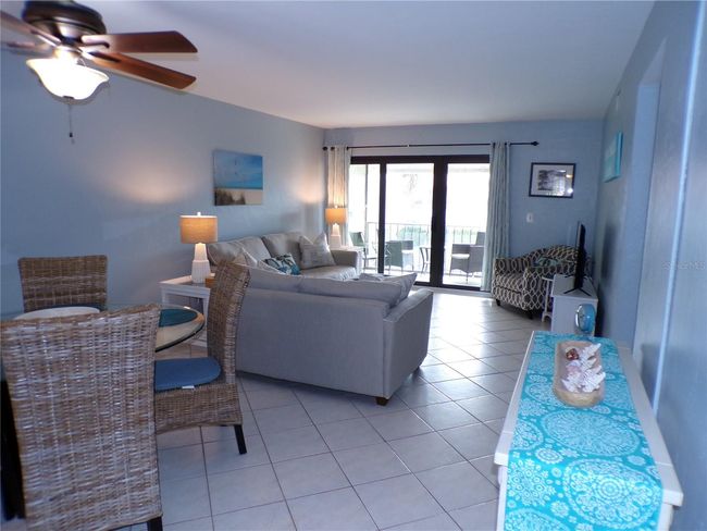 UNIT-207 - 1801 Gulf Dr N, Condo with 2 bedrooms, 2 bathrooms and null parking in BRADENTON BEACH FL | Image 5