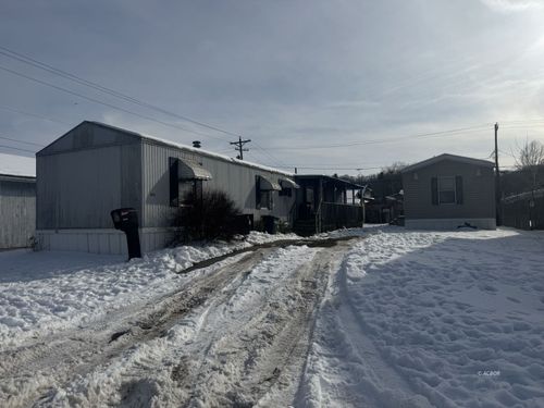 281 W Washington St, Nelsonville, OH, 45764-1162 | Card Image