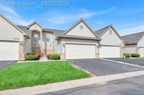 24521 Pine Village Boulevard, Oak Park, MI, 48237 | Card Image