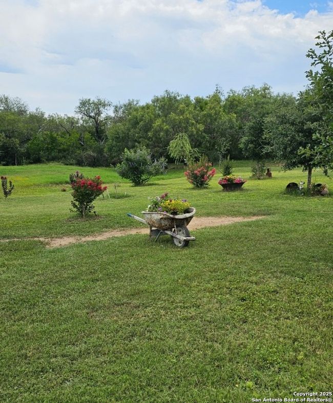 694 Las Palomas Dr, House other with 3 bedrooms, 2 bathrooms and null parking in Lytle TX | Image 24