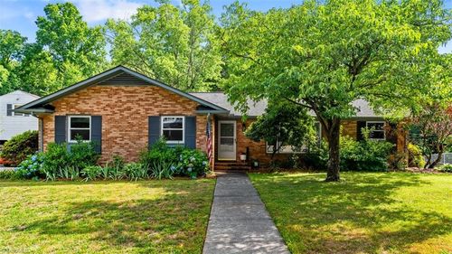 2654 London Lane, Winston-Salem, NC, 27103 | Card Image