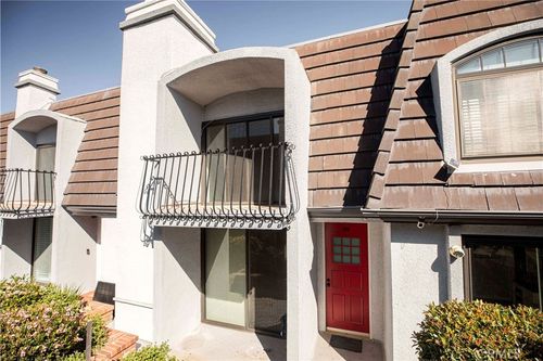 apt-109-8125 Redlands St, Playa del Rey, CA, 90293-8776 | Card Image