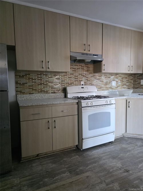 13 154th St, Beechhurst, NY, 11357 | Card Image