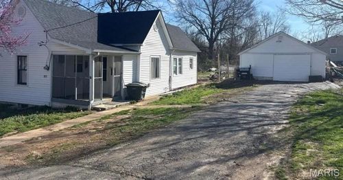 811 Andrews St, Fredericktown, MO, 63645-1703 | Card Image