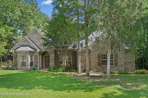 8019 Betty Browning Pass, Olive Branch, MS, 38654-7492 | Card Image
