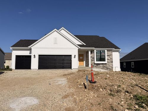 652 Mary Way, Slinger, WI, 53086-3204 | Card Image