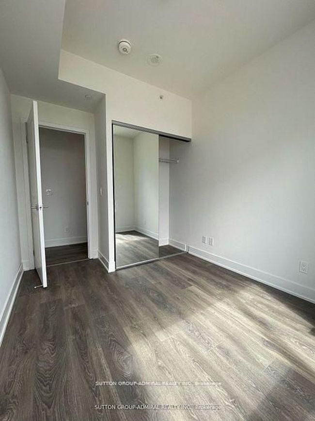 604 - 297 Oakwalk Dr, Condo with 2 bedrooms, 1 bathrooms and 1 parking in Oakville ON | Image 6