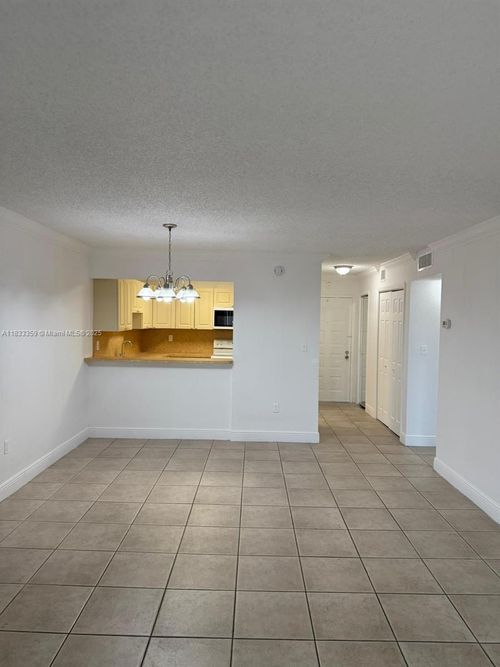 509-6990 Nw 186th St, Hialeah, FL, 33015 | Card Image