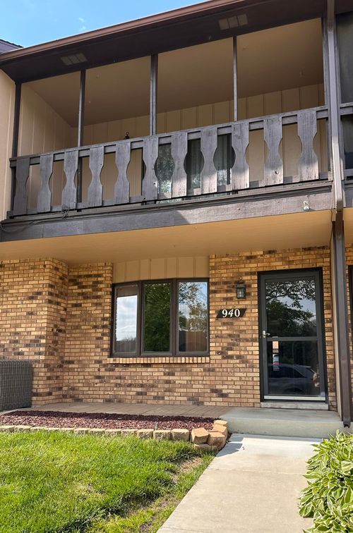 940 Jordan Cir, Schererville, IN, 46375-2280 | Card Image