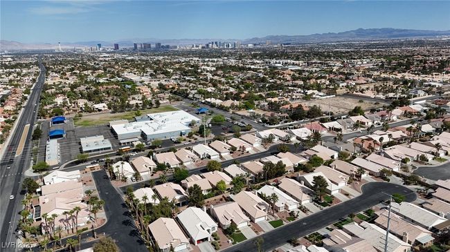 Birds eye view of property featuring a mountain view and a residential view | Image 41